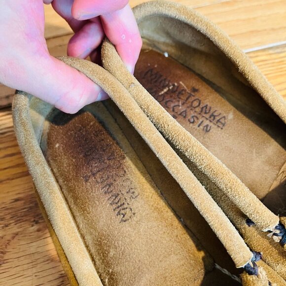Minnetonka Thunderbird Suede Moccasins Womens 9 Chestnut Tan Boat Hard Sole - Picture 9 of 11